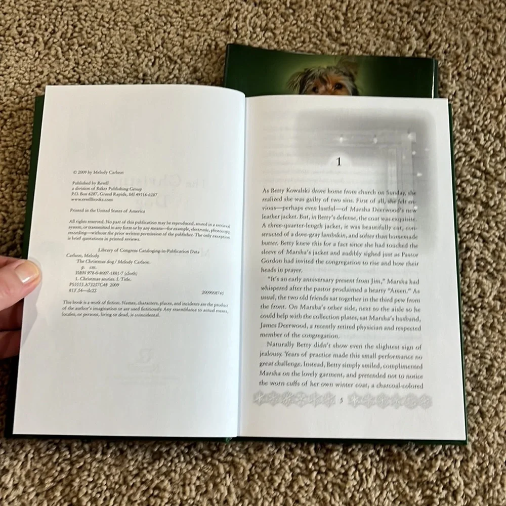 The Christmas Dog by Melody Carlson 176 pages - Picture 7 of 8